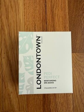 Londontown Pedi Perfect Moisturizing Spa Socks - Mint/White